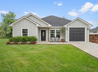 207 N Harrison St, McGregor, TX 76657