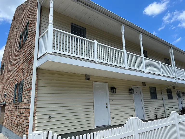 305 W Esplanade Ave #A — Photo 2
