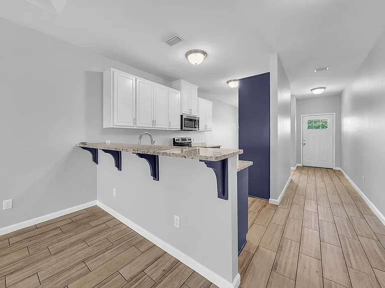 125 Fernwood St — Photo 10