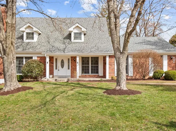 527 Meadow Creek Ln, Saint Louis, MO 63122
