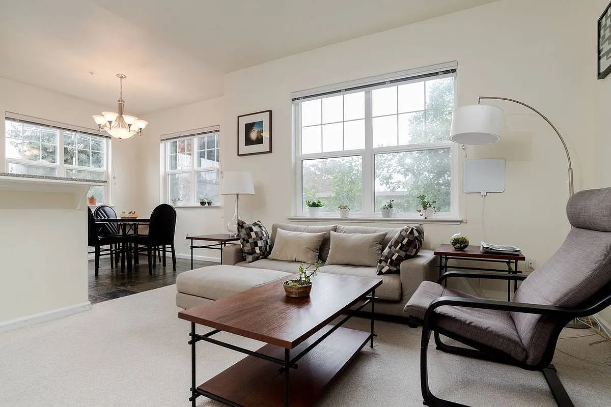 2 bed, 1081 sqft, $4,250 — Photo 1