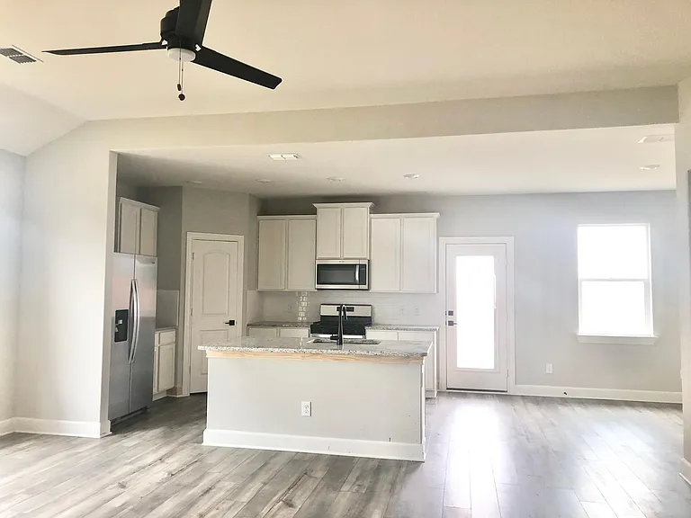 617 Harbor Oaks Dr — Photo 18