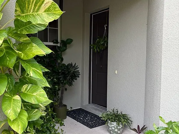 5293 Neil Dr, Saint Petersburg, FL 33714