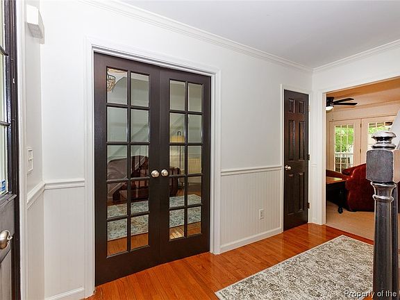 3rd image of 2909 Lancaster Ct