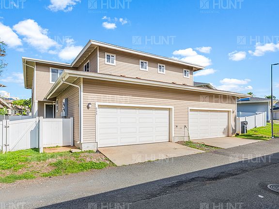 3rd image of 890 Murray Dr