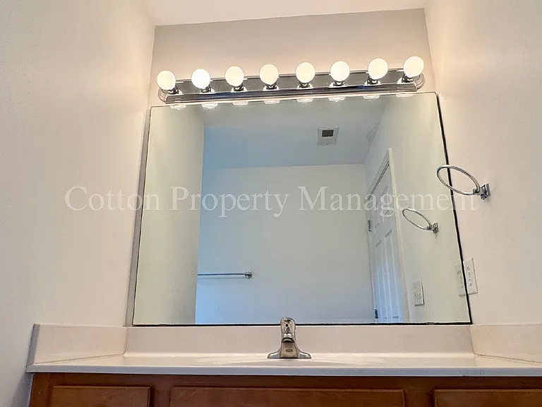 5138 Greenville Loop Rd #D — Photo 24