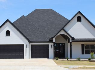 1320 Little Osage Ln, Bentonville, AR 72713