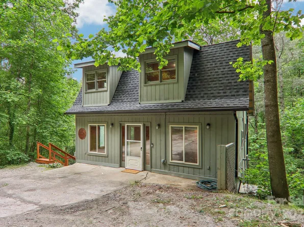 685 Freeman Creek Rd, Zirconia, NC 28790