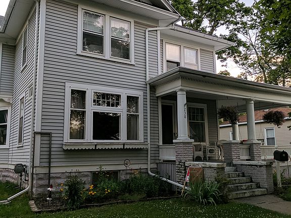 Beautiful home! Large yard!