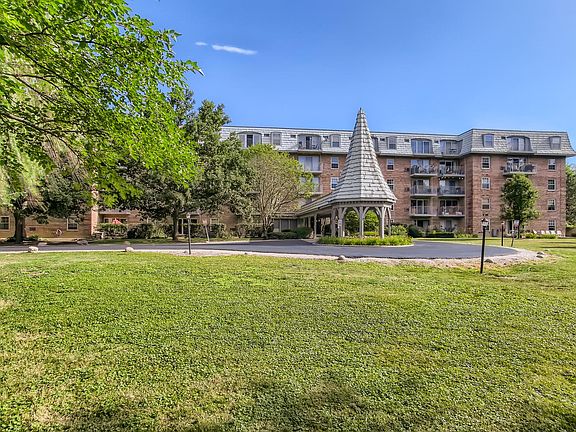 2nd image of 5125 Blodgett Ave APT 305-T