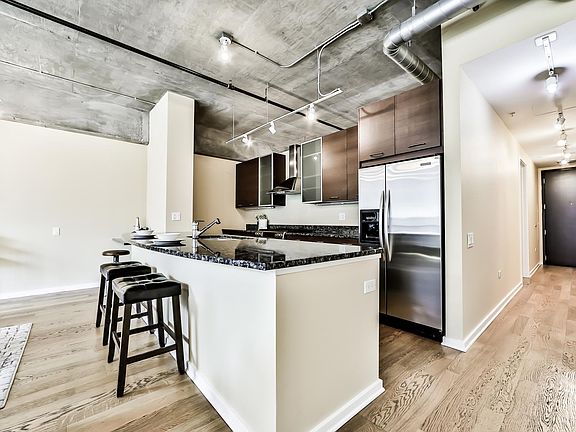 5th image of 240 E Illinois St APT 502