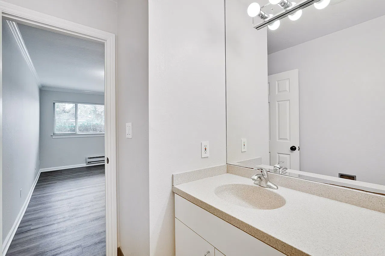 2 bed, 1.5 bath, 849 sqft, $3,200 — Photo 3