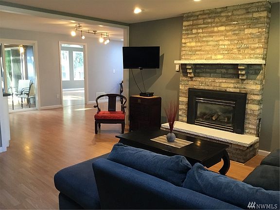 5th image of 8611 35th Ct SE