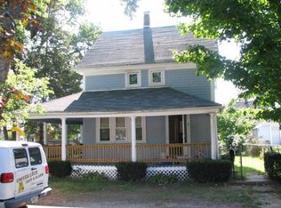 16 Charles St, Warwick, RI 02889