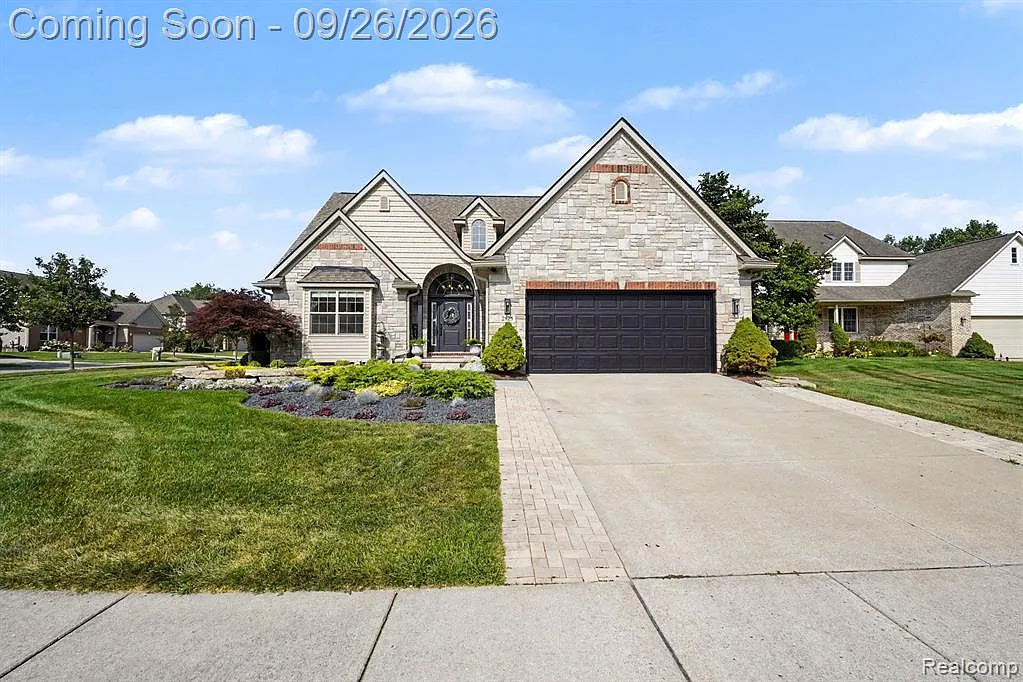 3 bed, 2.5 bath, 4171 sqft, $3,500 — Photo 2