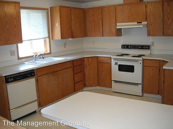 2nd image of 15801 NE 35th St