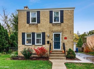 904 S Hillside Ave, Elmhurst, IL