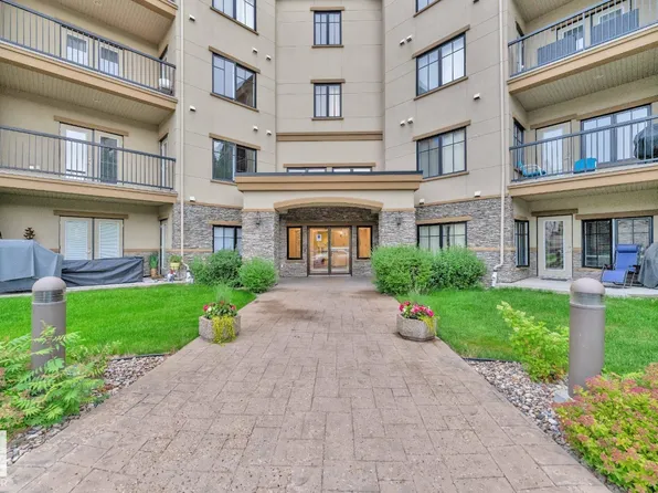 160 Magrath Rd NW #105, Edmonton, AB T6R 3T7