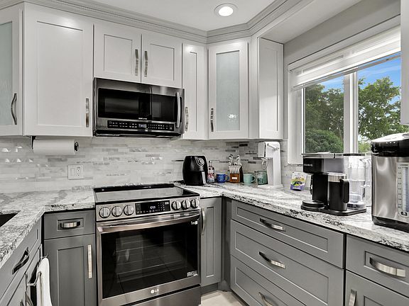 2nd image of 312 Durham I