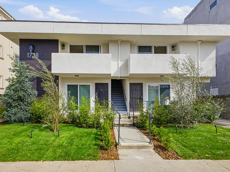 1738 Colby Ave #1 — Photo 23