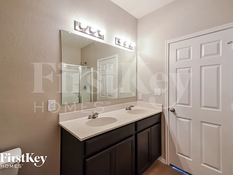 6503 Davenport Bay — Photo 13