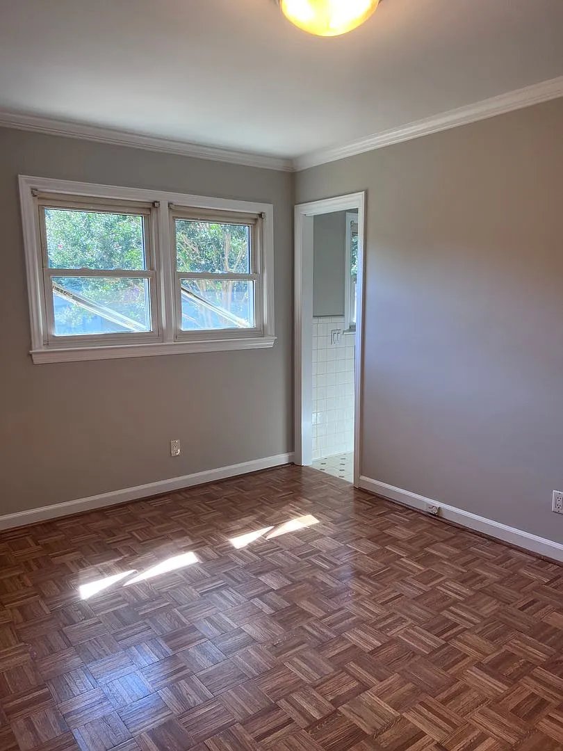 Cozy 3-Bedroom 1.5 bath ranch home — Photo 3