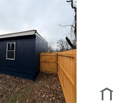 1370 Marechalneil St — Photo 11