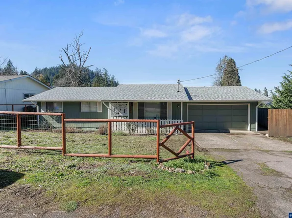 220 S 70th St, Springfield, OR 97478