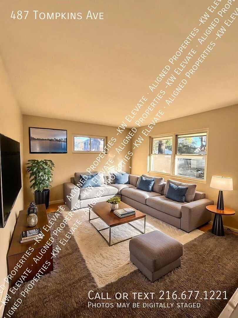 Akron 2 Bedroom Duplex! — Photo 3