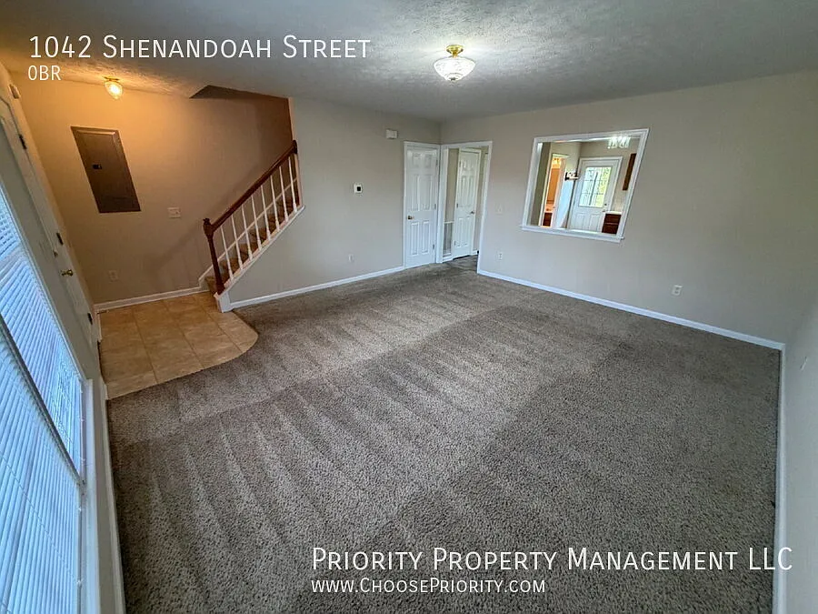Spacious 3-Bedroom, 2.5-Bath Home in Harrisonburg — Photo 4