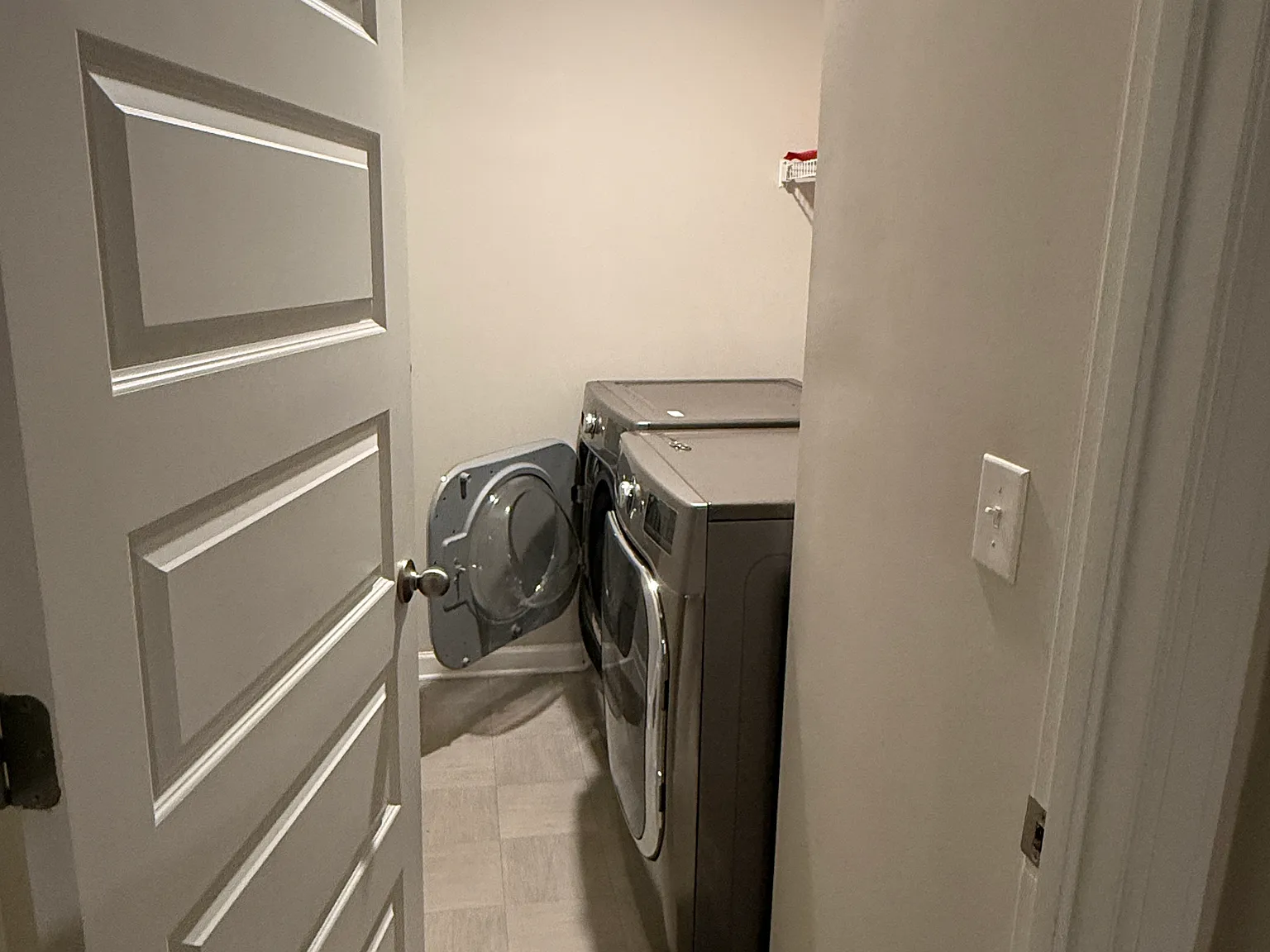 4 bed, 2338 sqft, $2,500 — Photo 4