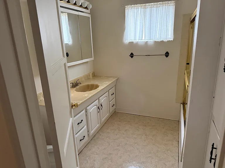 1812 S Sierra Vista Ave — Photo 13