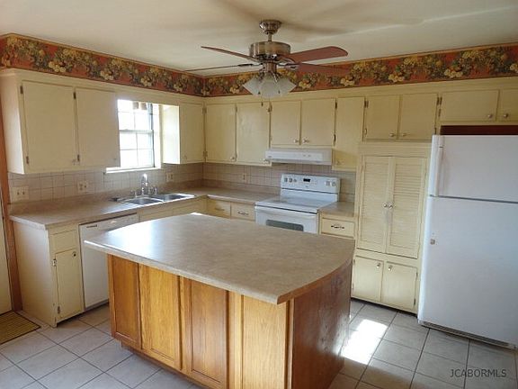 5th image of 4631 Rainbow Dr