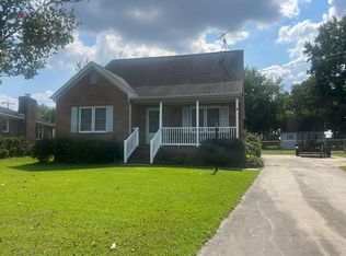 139 Devonshire Cir, Roanoke Rapids, NC 27870