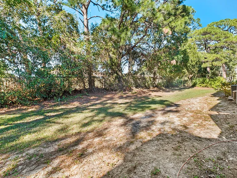 2601 Pine Lake Ter #B — Photo 18