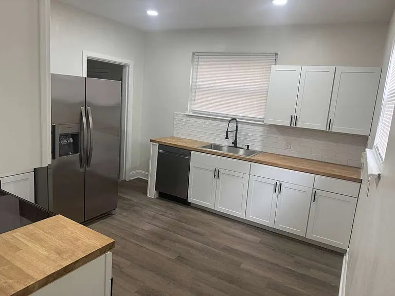 617 Montrose Dr — Photo 9