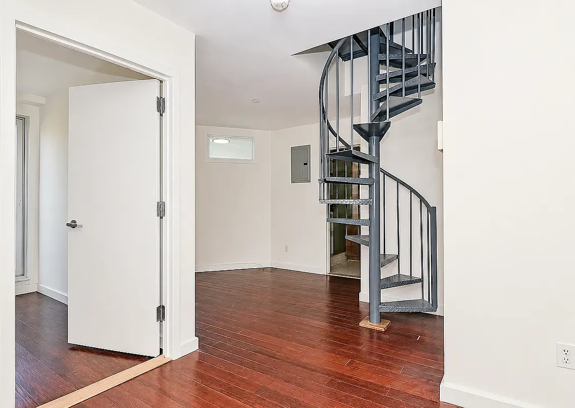 286 Stanhope Street — Photo 3
