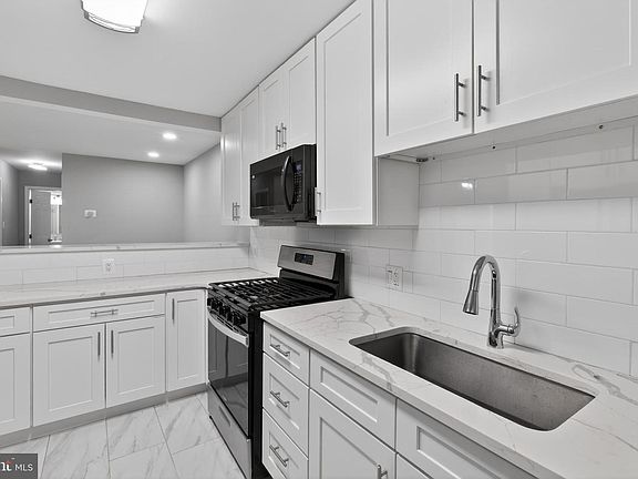 5th image of 10114 Oakton Terrace Rd