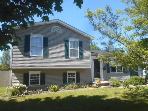 10274 N Park Dr, Lake City, PA 16423