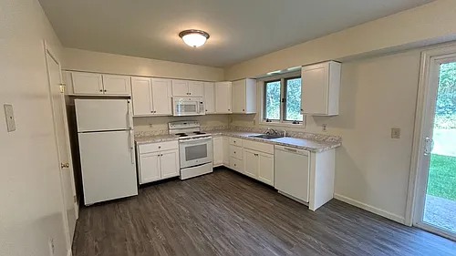 249 Mercer Ave #A Photo 1