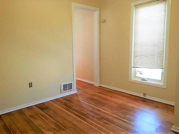3rd image of 1154 NW 50th St