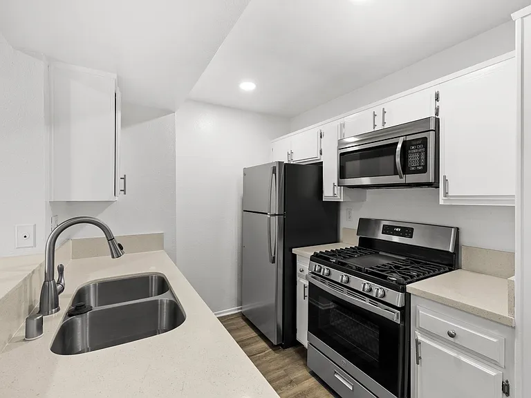 4432 Coldwater Canyon — Photo 7