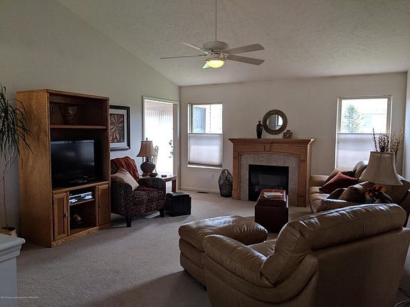 3rd image of 3487 Donamere Dr