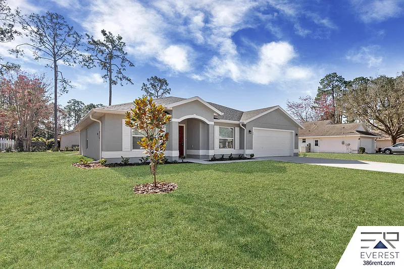 4 bed, 2.0 bath, 2082 sqft, $2,100 — Photo 3