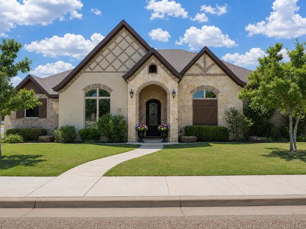 621 N 11th St, Wolfforth, TX 79382