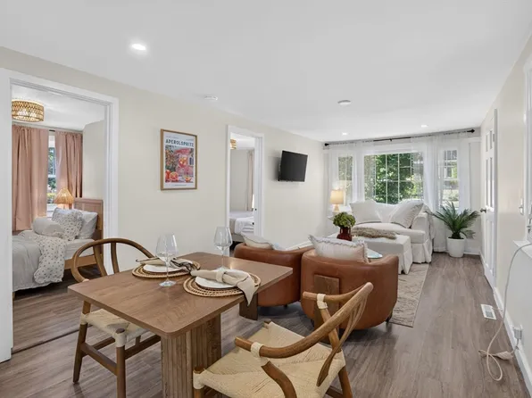 29 Walnut St, Plymouth, MA 02360