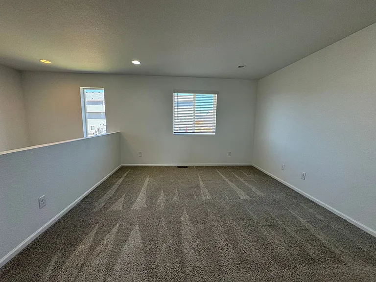 9823 Jaggar Way — Photo 10