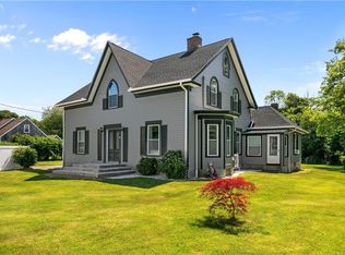 93 E Main Rd, Portsmouth, RI 02871