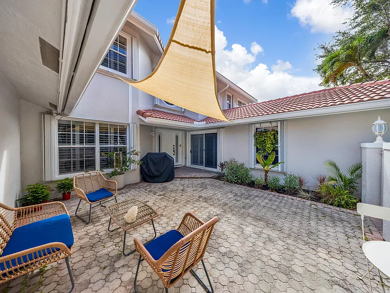 4117 W Palm Aire Dr #B2 — Photo 24