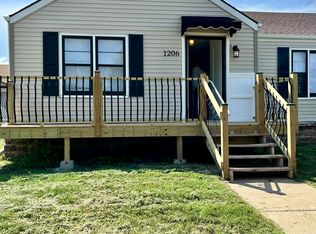 1206 N 17th St, Council Bluffs, IA 51501